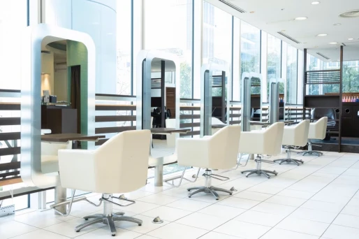 東京都東京都でM KOZO hair パシフィックセンチュリープレイス丸の内店の求人情報イメージ #916-10420｜サロビ！！（さろび）