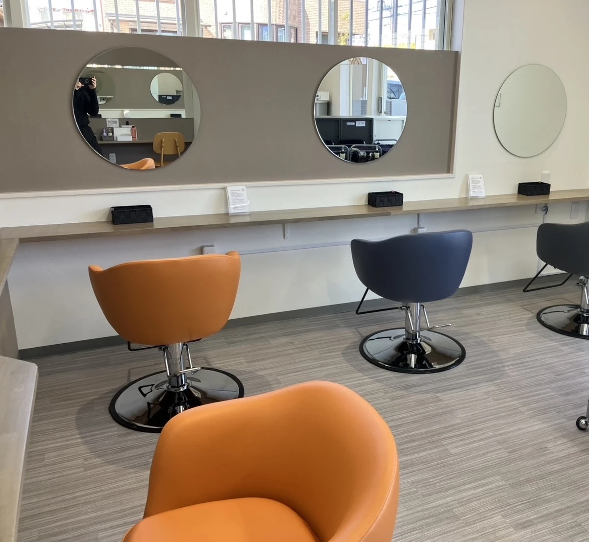 愛知県愛知県でヘアカラー専門店 リピカラー尾張旭店の求人情報イメージ #1855-6291｜サロビ！！