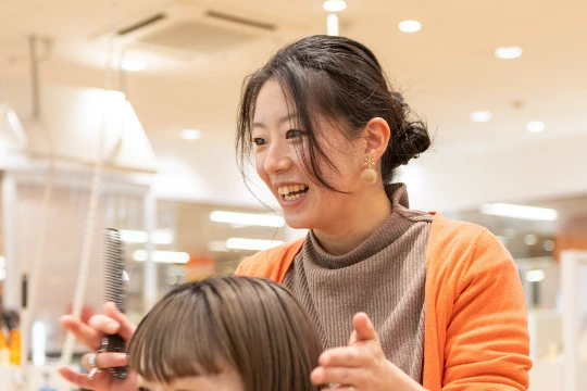 愛知県愛知県で美容室イレブンカット　アピタ名古屋南店の求人情報イメージ #2014-6848｜サロビ！！