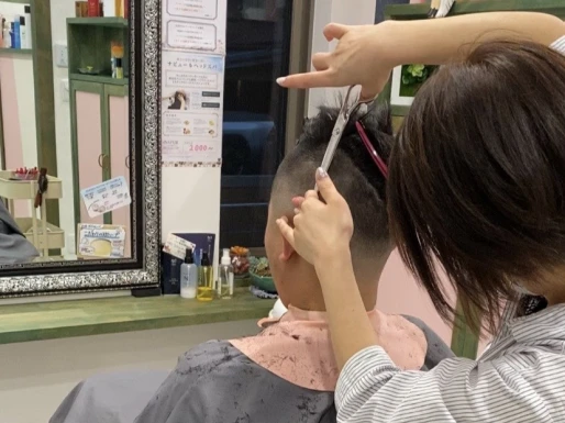 岐阜県岐阜県でbarber&beauty supreme大垣店の求人情報イメージ #2152-8184｜サロビ！！（さろび）