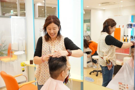 愛知県愛知県で美容室イレブンカット　アピタ名古屋南店の求人情報イメージ #2011-8424｜サロビ！！（さろび）